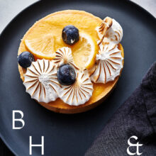 Lemon curd tartlet with meringues and blueberries - Food photography Anna Schneider