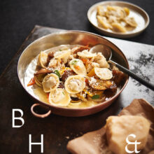 ravioli-452-11-2016-neon-fotografie Food photography of deer ravioli cooked by Michelin star chef Harald Rüssel