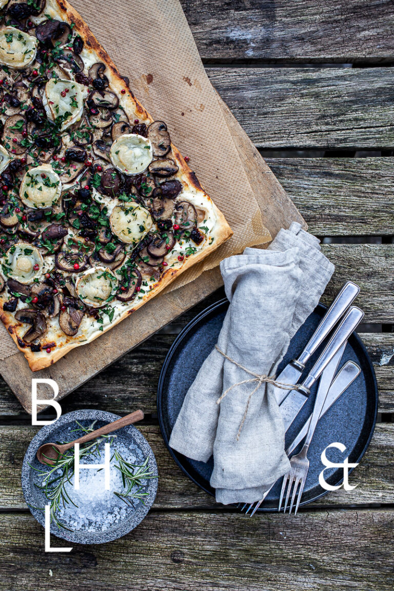 Tarte Flambée with mushrooms and goat cheese Black Honey & Lime